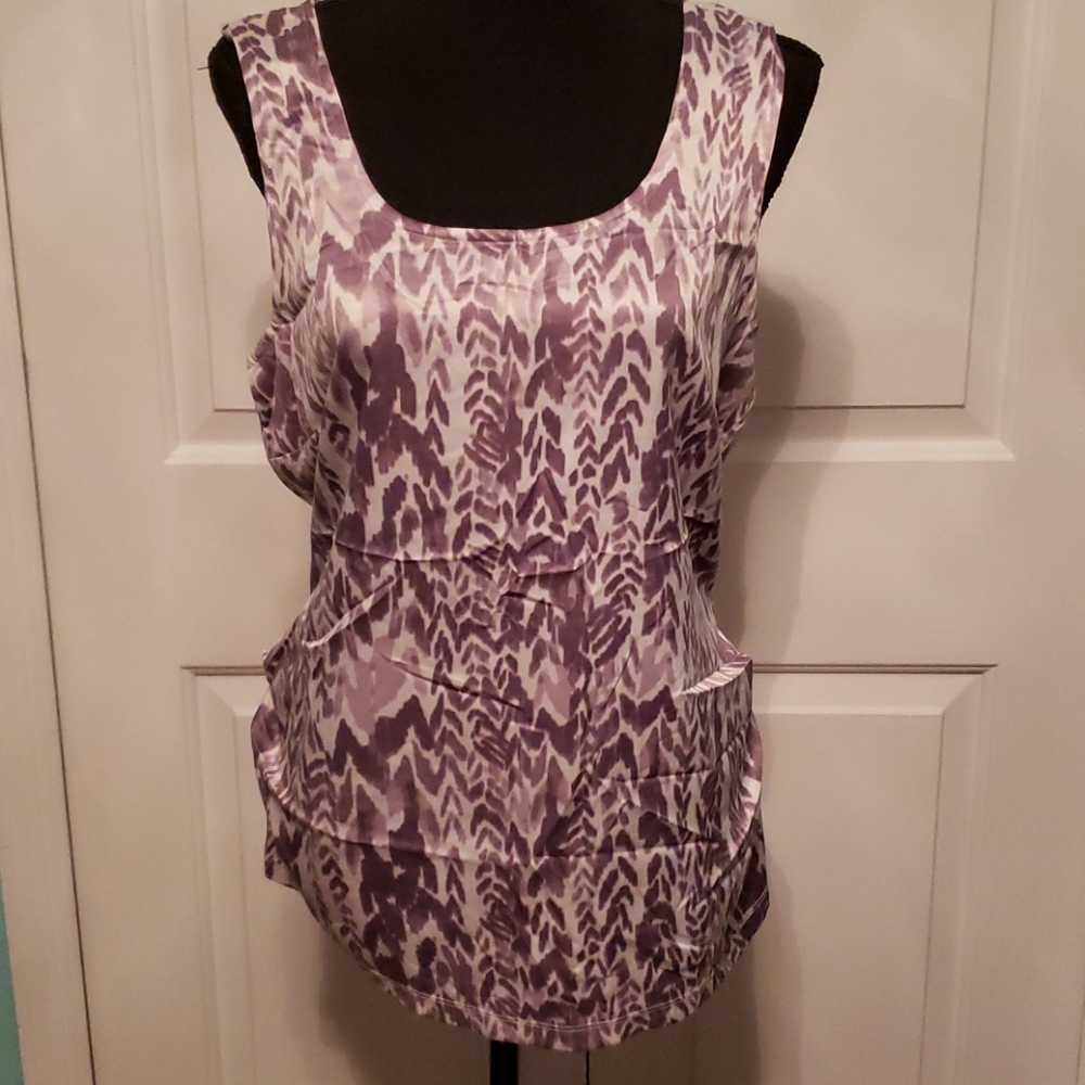 FREE with Bundle.  Purple print tank